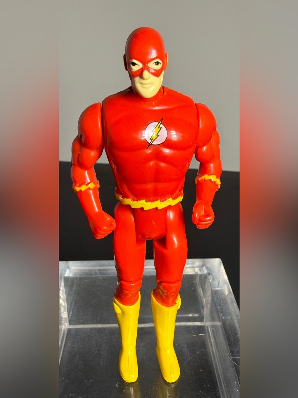 Vintage 1990 Toy Biz DC Comics Super Heroes The Flash Action Figure